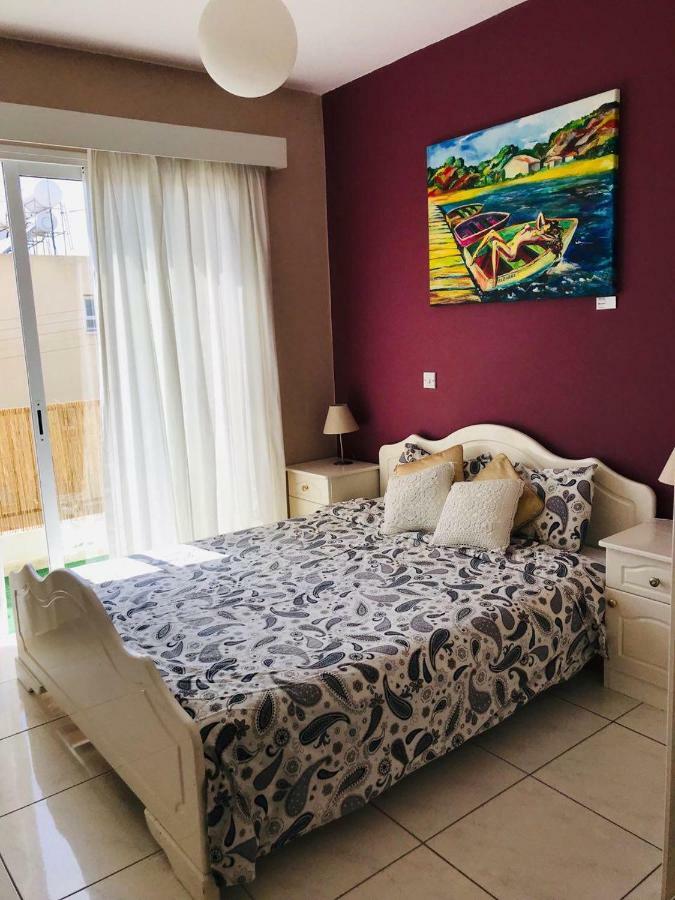 Beautiful Apartment Near The Sea 파포스 외부 사진