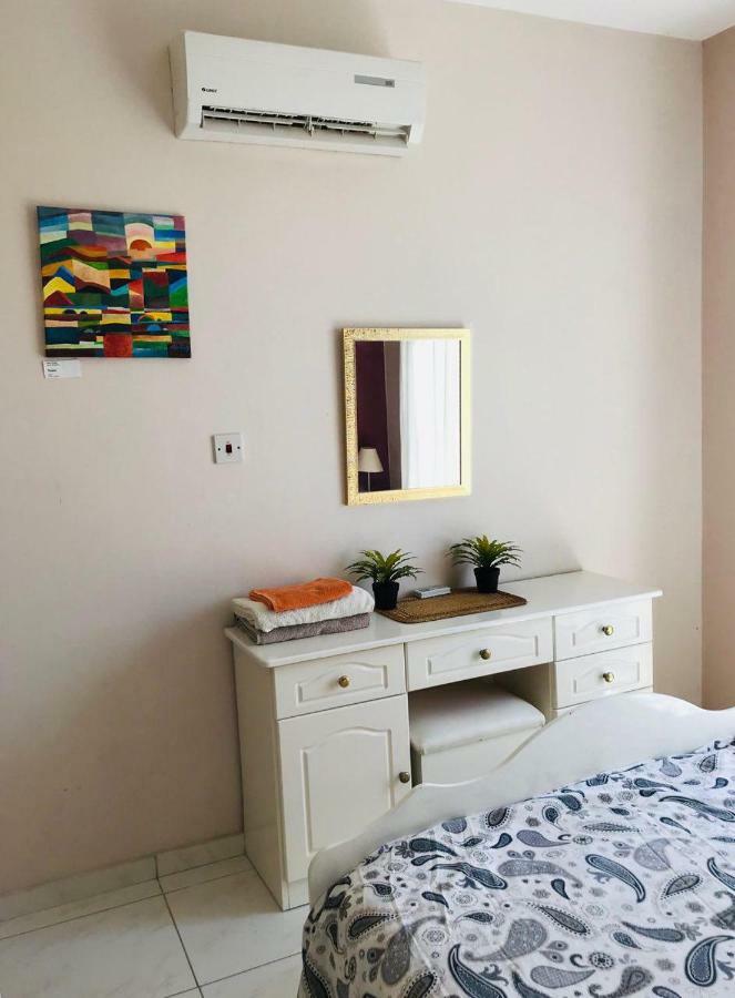 Beautiful Apartment Near The Sea 파포스 외부 사진